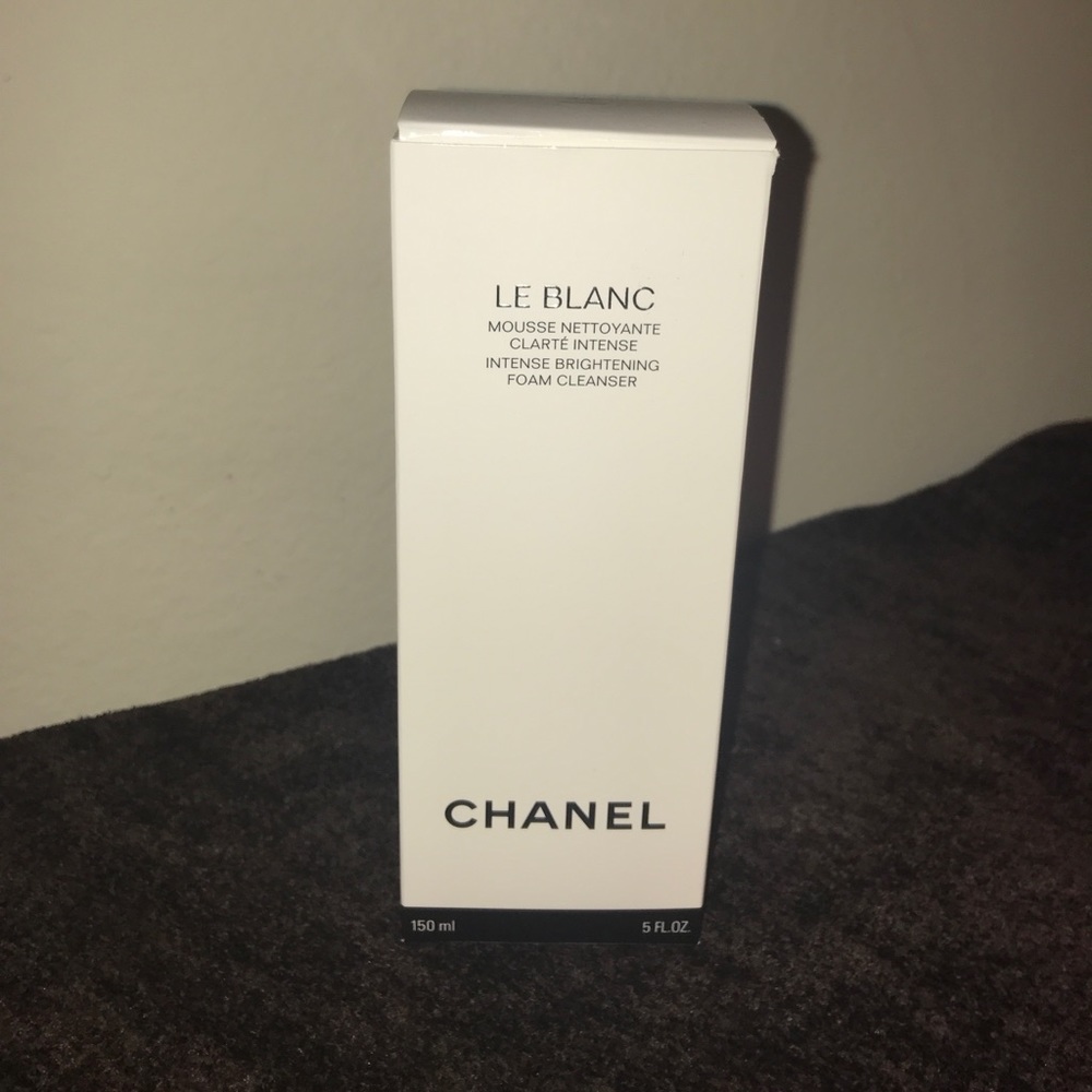 CHANEL Le Blanc Foam cleanser! Brand new!5.FL.OZ
